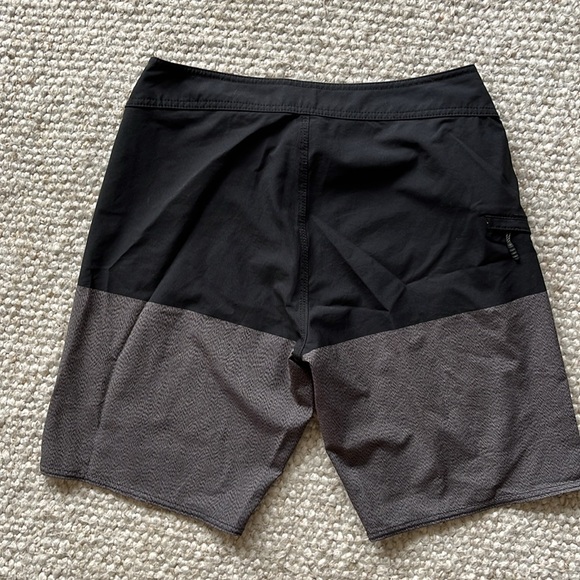 Volcom swim shorts - Picture 3 of 3